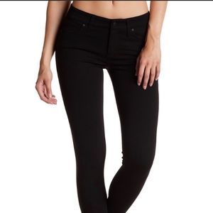 💕 Joe’s Jeans Black Skinny Jeans W26